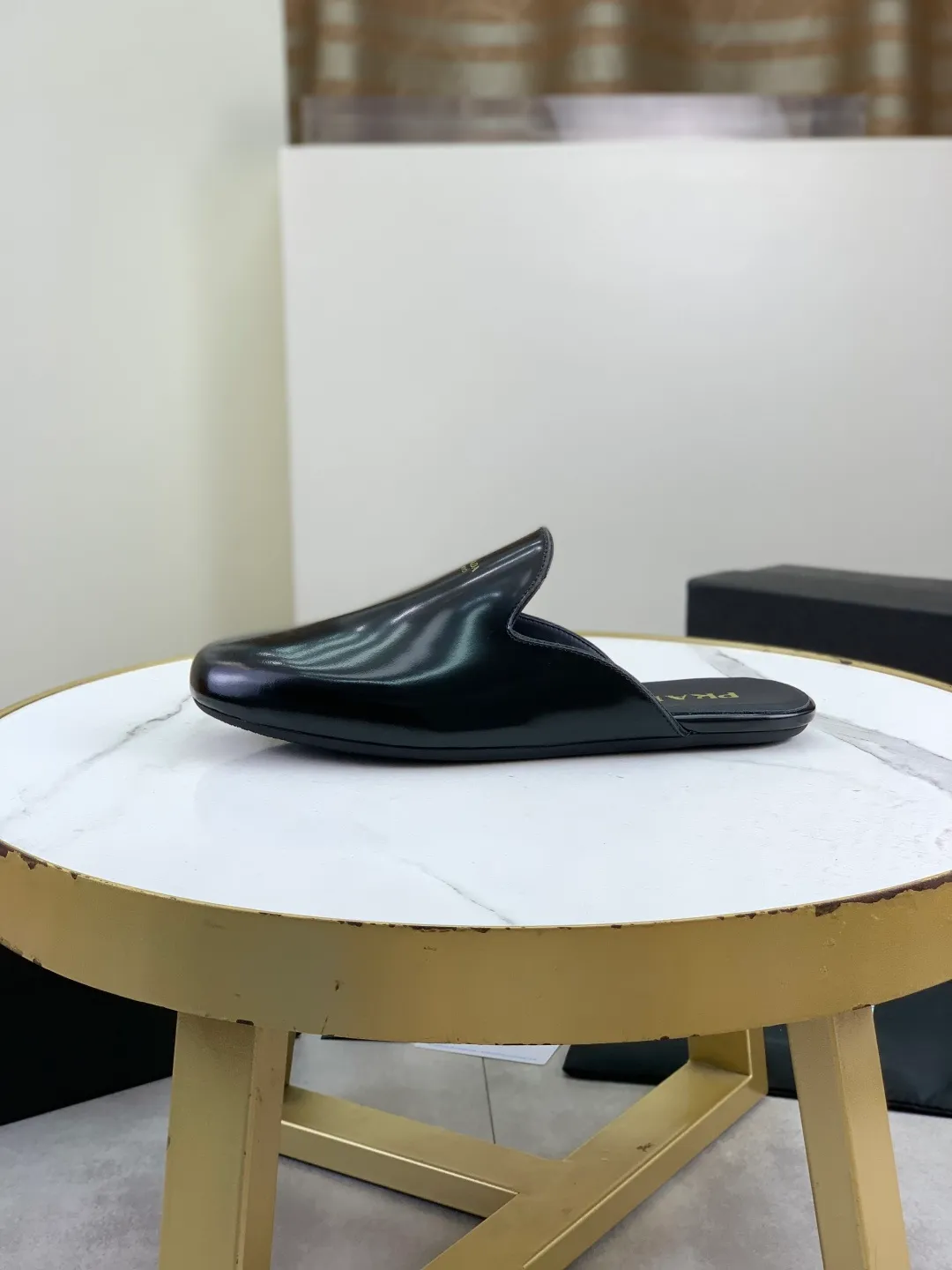 Men's shoes 💰P600 new style 💰 💎💎💎 water dyed cowhide original quality PRADA —🆘.Prada Original order purchase, high-end business leather shoes, fabric: Made of Italian imported calfskin with color-brushed edges➕water-dyed cow lining/cowhide lining➕Specially available original outsole, fine workmanship, real product^_^photographed🎬size: 39-44 (38 45 custom-made)